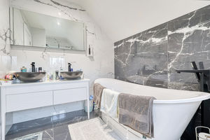 Master Ensuite- click for photo gallery